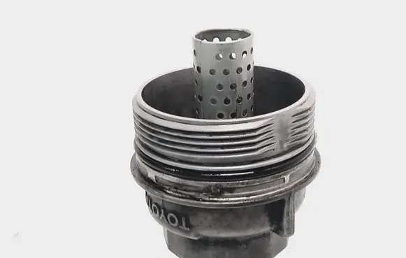 Toyota Avensis T250 Oil filter cover 