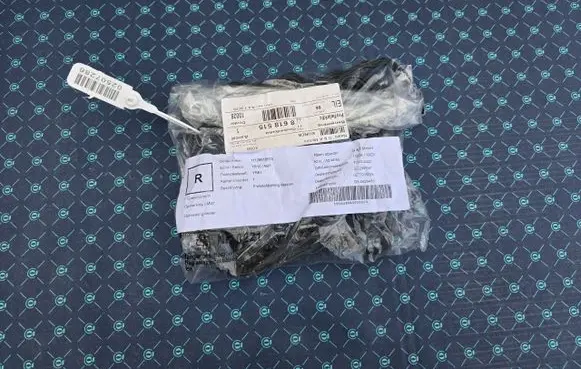 BMW 3 E90 E91 Engine compartment rubber 8618515