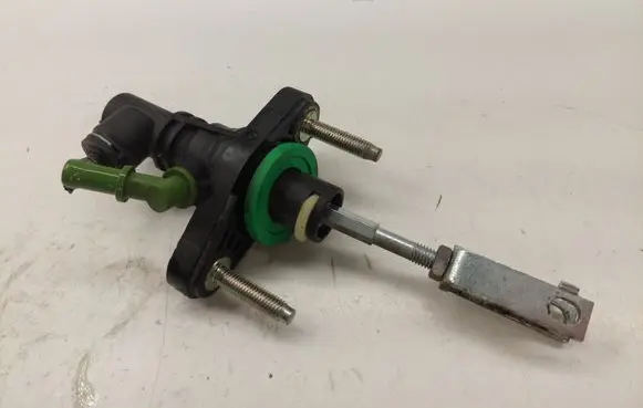 Toyota Avensis T270 Clutch master cylinder 3142002051