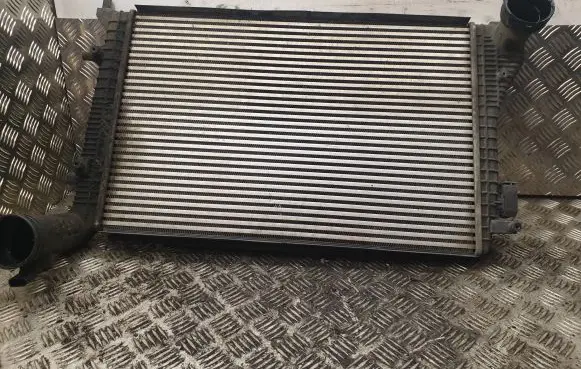 Volkswagen Caddy Intercooler radiator