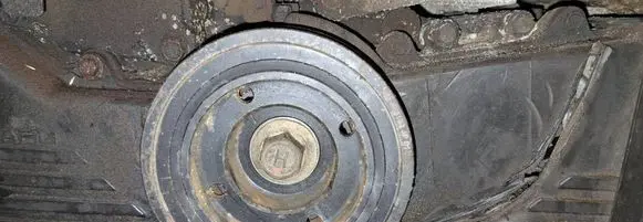 Subaru Impreza III Crankshaft pulley 700423183
