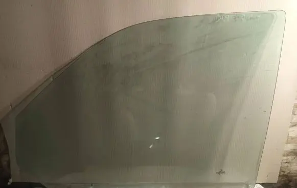 Volkswagen Transporter - Caravelle T5 Front door window/glass (coupe) 