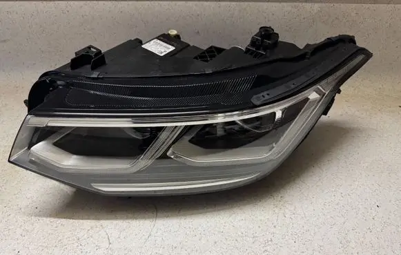 Volkswagen Tiguan Headlight/headlamp 030111923300 5NB941081C