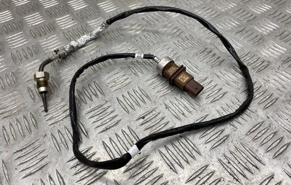Audi A6 C7 Exhaust gas temperature sensor 04L919529E