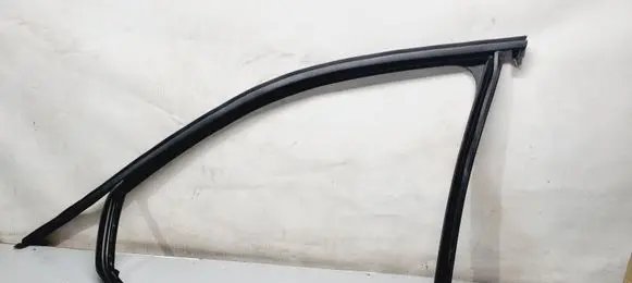 Skoda Kamiq Rubber seal front coupe door 658837431B