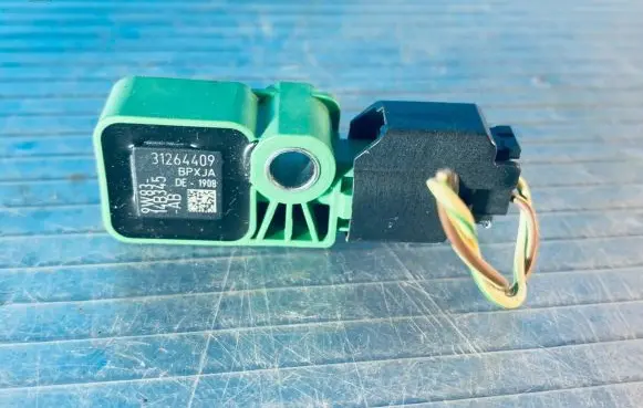 Volvo V50 Airbag deployment crash/impact sensor 31264409