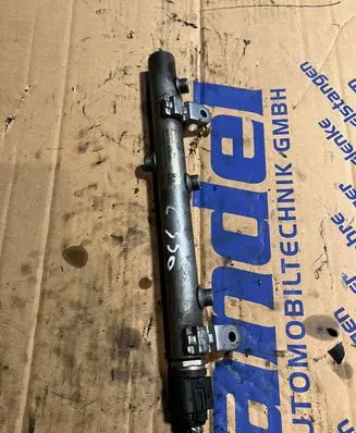 Mercedes-Benz E W211 Fuel main line pipe A6420703095 1010000216