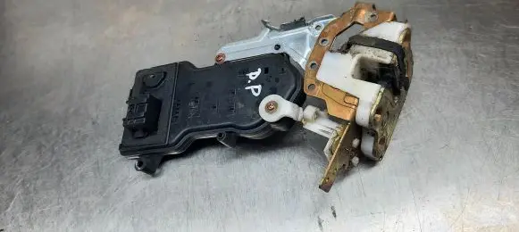 Mazda 2 Front door lock