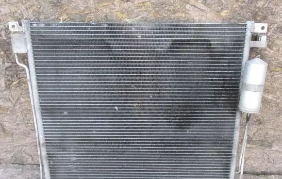 Nissan Pathfinder R51 A/C cooling radiator (condenser)