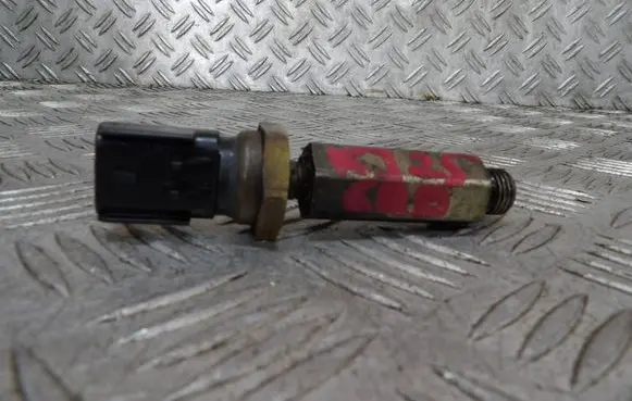 Jeep Cherokee III KJ Oil pressure sensor 56028807AB
