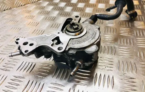 Volkswagen Caddy Vacuum pump 20004