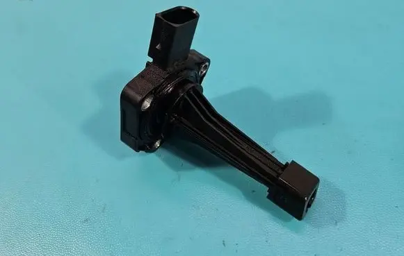 KIA Ceed Oil level sensor 215902A100 IMPRK1584671