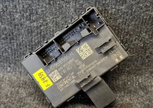 Audi Q7 4M Door control unit/module 4M0959595F 4M0959595H