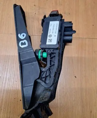 Volkswagen PASSAT B6 Accelerator throttle pedal 1K1723503L 6PV00860001