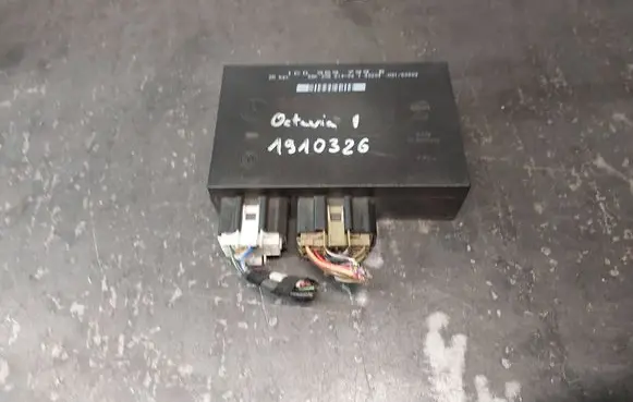 Skoda Octavia Mk1 (1U) Comfort/convenience module 1C0959799B