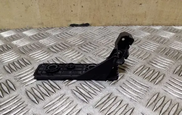 KIA Soul Headlight/headlamp mounting bracket