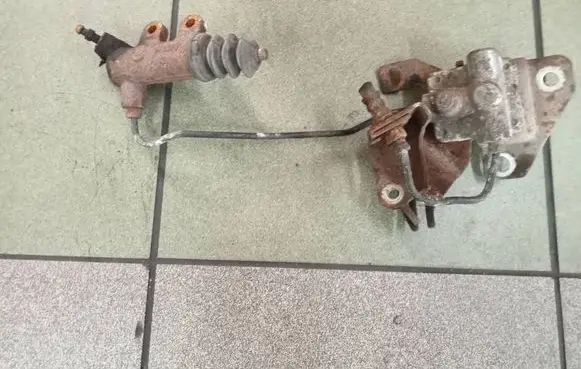 Clutch slave cylinder