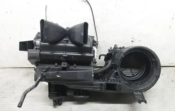 Dodge Caliber Interior heater climate box assembly 05058255