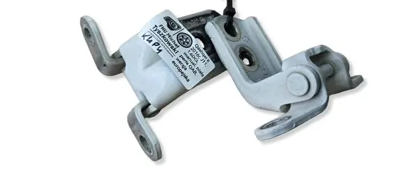 Nissan Qashqai Front door upper hinge 