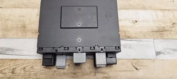 Volkswagen Jetta V Comfort/convenience module 3C0937049AJ 1K0951253 141951253B