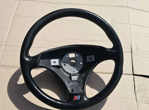 Audi TT Mk1 Steering wheel 8n0124a