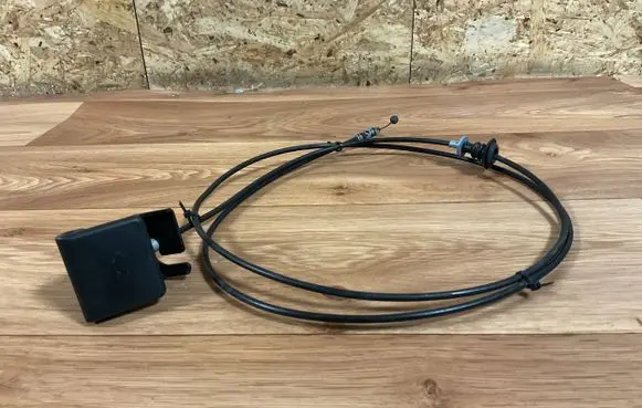 Mazda 3 I Engine bonnet/hood lock release cable 