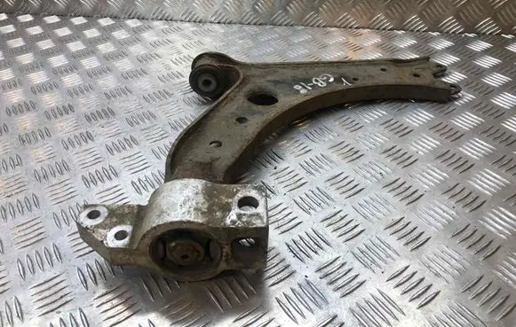 Volkswagen Jetta V Front lower control arm/wishbone