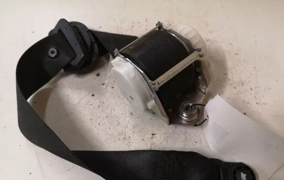 Jaguar XF X250 Front seatbelt 9X23F611B08