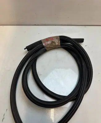 Volkswagen Golf III Front door rubber seal 6435345435