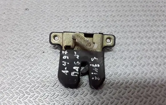 Audi A4 S4 B5 8D Tailgate/trunk/boot lock/catch/latch 8D5827505