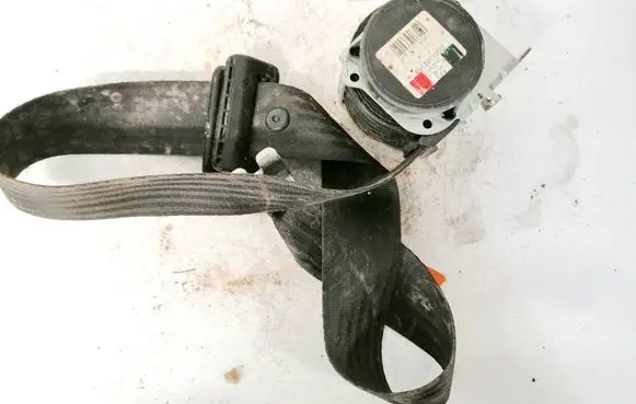 Rear seatbelt