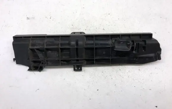 BMW 1 E81 E87 Radiator mount bracket 7524912 17107524912