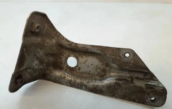 Volkswagen Golf V Fender mounting bracket 1K6821135