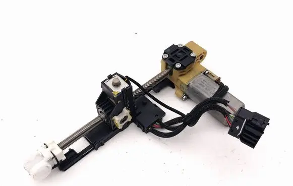 BMW X5 E70 Steering column adjust motor 0390203269 831034001062 01015788