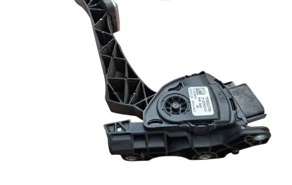 Volvo V60 Accelerator throttle pedal 31329372 C95YE03 6PV01083431