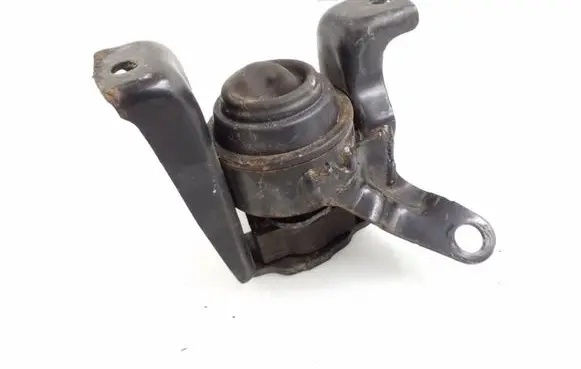 Toyota Corolla Verso AR10 Engine mount bracket