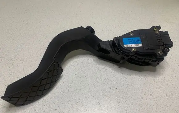 Audi A6 S6 C5 4B Accelerator throttle pedal 8D1723523G 6PV00777006