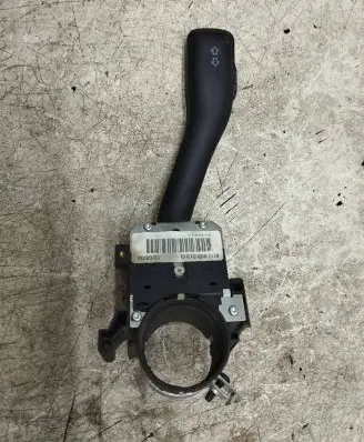 Volkswagen PASSAT B5 Indicator stalk 8L0953513G