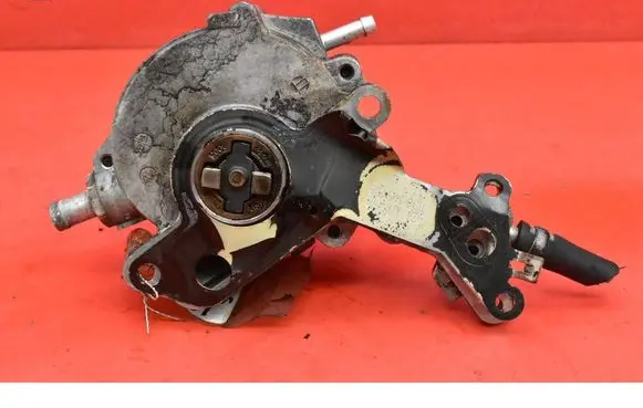 Audi A4 S4 B6 8E 8H Vacuum pump 038145209C