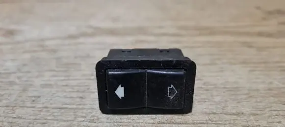 BMW 5 E39 Electric window control switch 8368974
