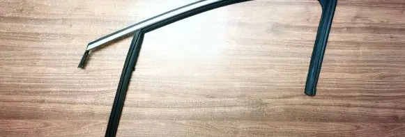 Volvo V40 Rubber seal front door window/glass 31278599