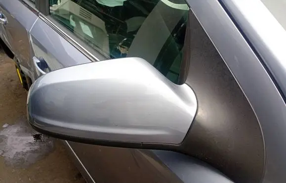 Opel Astra H Front door electric wing mirror