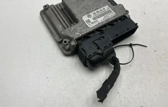Volkswagen Golf V Engine control unit/module 03G906021PM 03G906021AN 0281014061