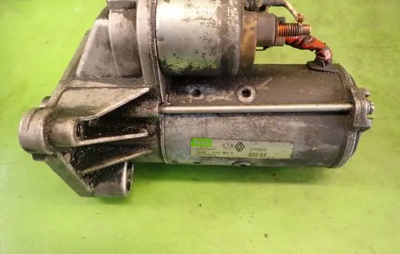 Renault Megane II Starter motor 8200075362B