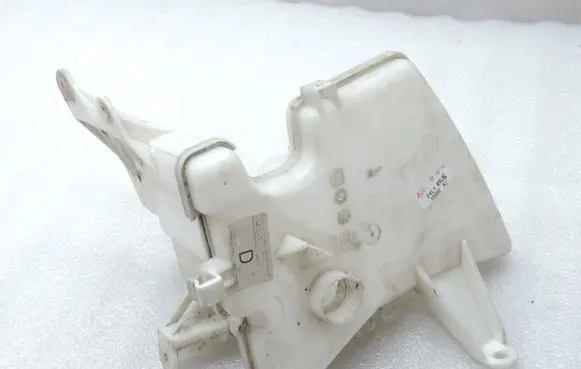 Toyota Auris 150 Windshield washer fluid reservoir/tank 8531502230
