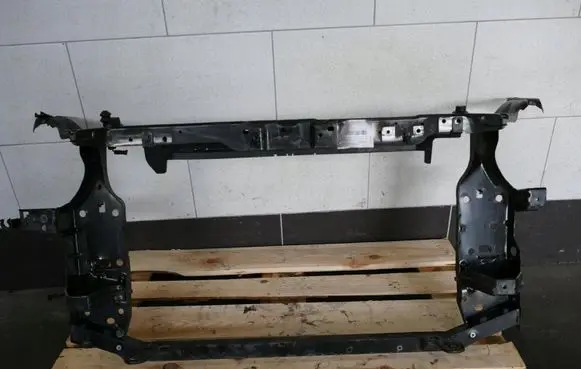 Nissan Qashqai Radiator support slam panel