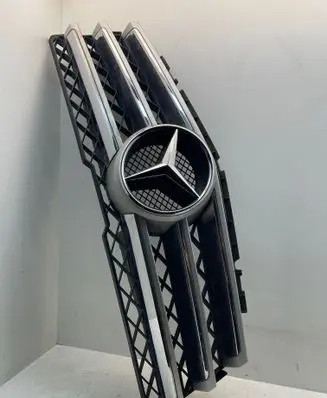 Mercedes-Benz GLK (X204) Front grill A2048850936 A2078880260