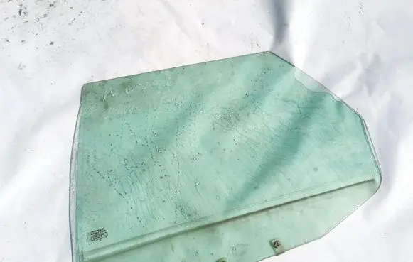 Volvo S40, V40 Rear door window glass
