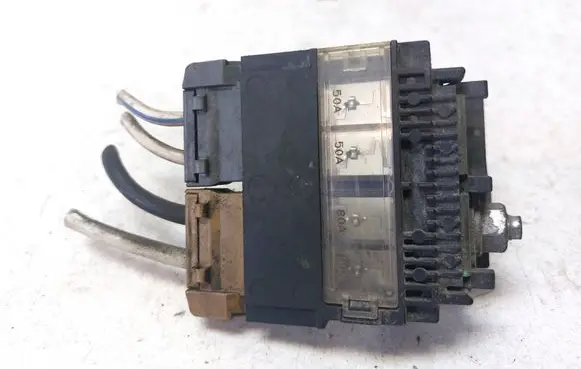 Suzuki Swift I Battery relay fuse 