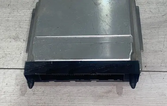 Volvo V70 Engine control unit/module 09496667A 0281001776 28SA4018